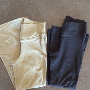Old Navy Bundle of Black and Green High-Waist  Cross Over Flare Leggings size XS